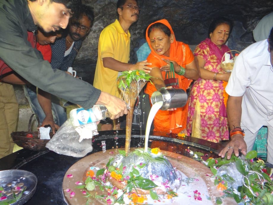 Nag panchami 2019 devotees worship lord shiva in Rare coincidence photos