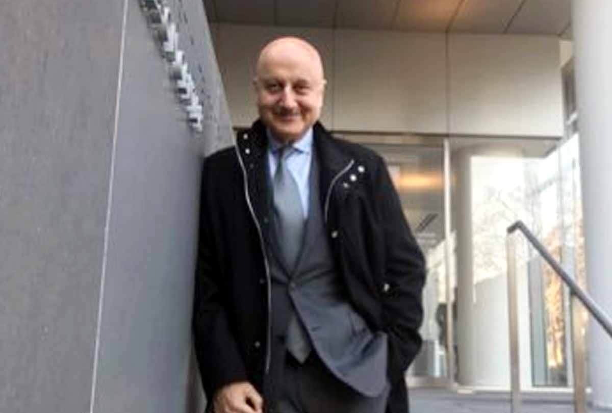 Anupam Kher promises to fund education to the 5 year child who recently lost his father