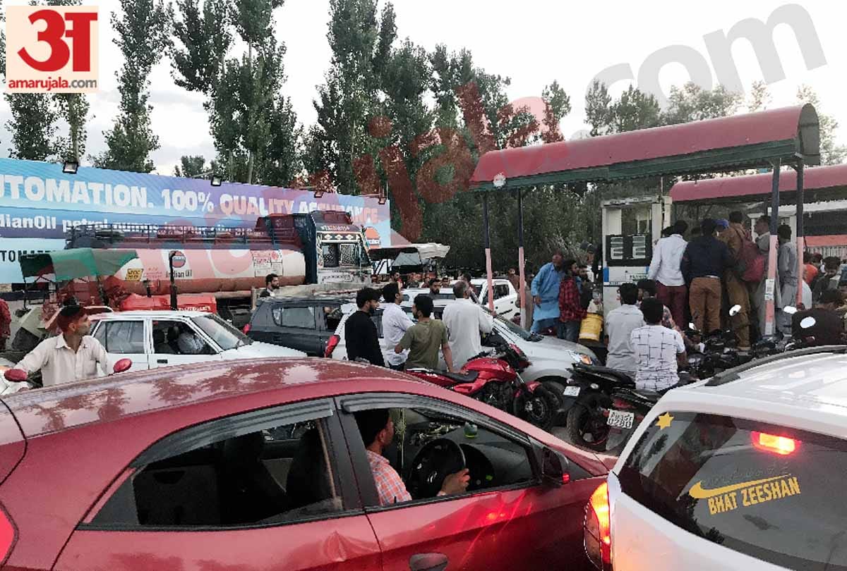 Army personnel deployed at Secretariat, police headquarters, airport in Jammu and Kashmir