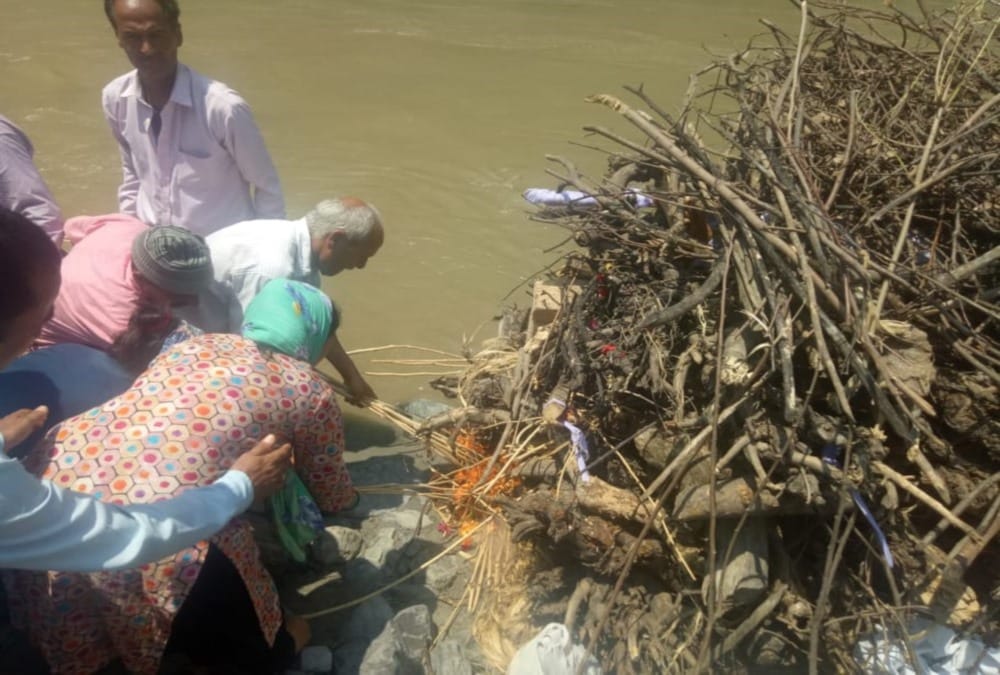Daughter Doing Father Funeral for fulfill dying wish in tehri 
