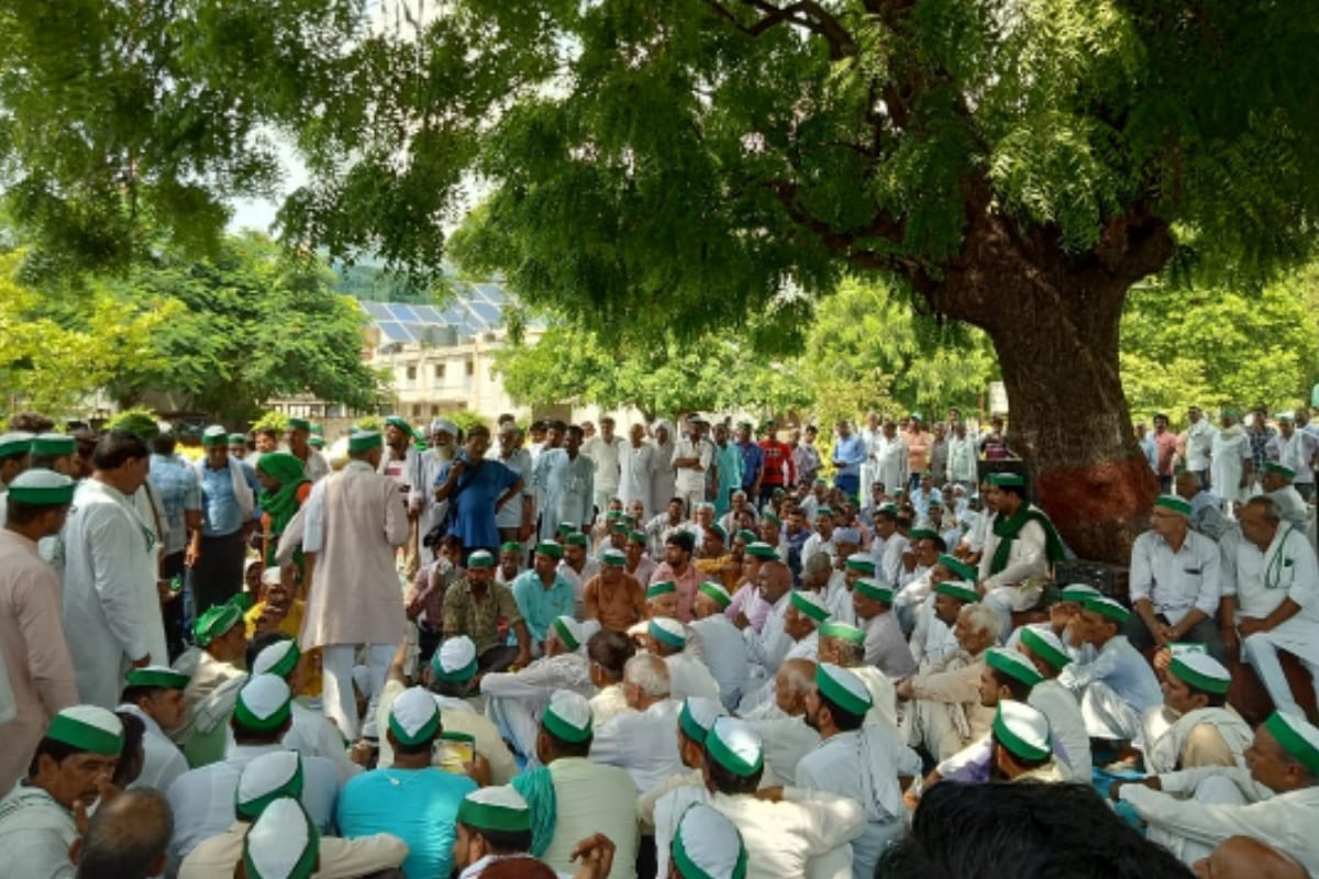 Bhakiyu supporters indefinite protest in Meerut and bijnor
