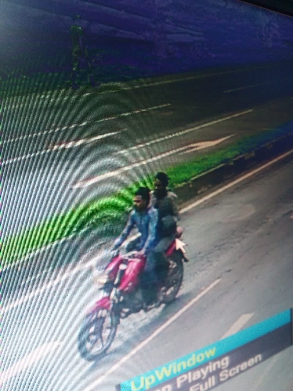 robber looted jewellary.
