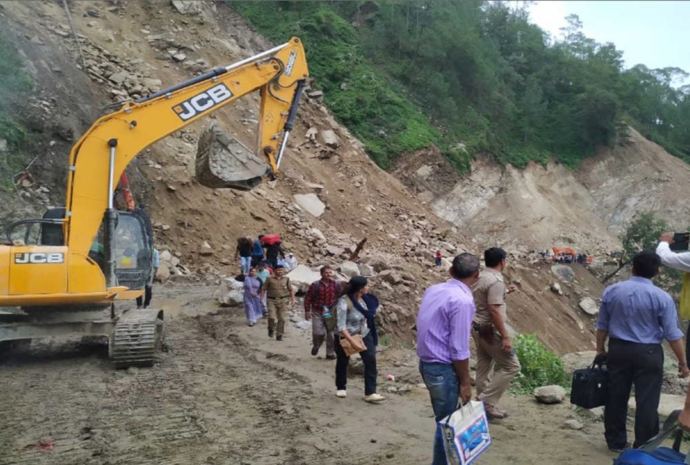 Orange Alert for High Rainfall during 36 hours in uttarakhand kailash mansarovar pilgrims stuck