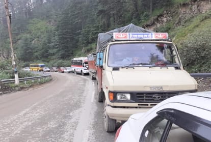 landslide on private bus in hassan valley near shimla