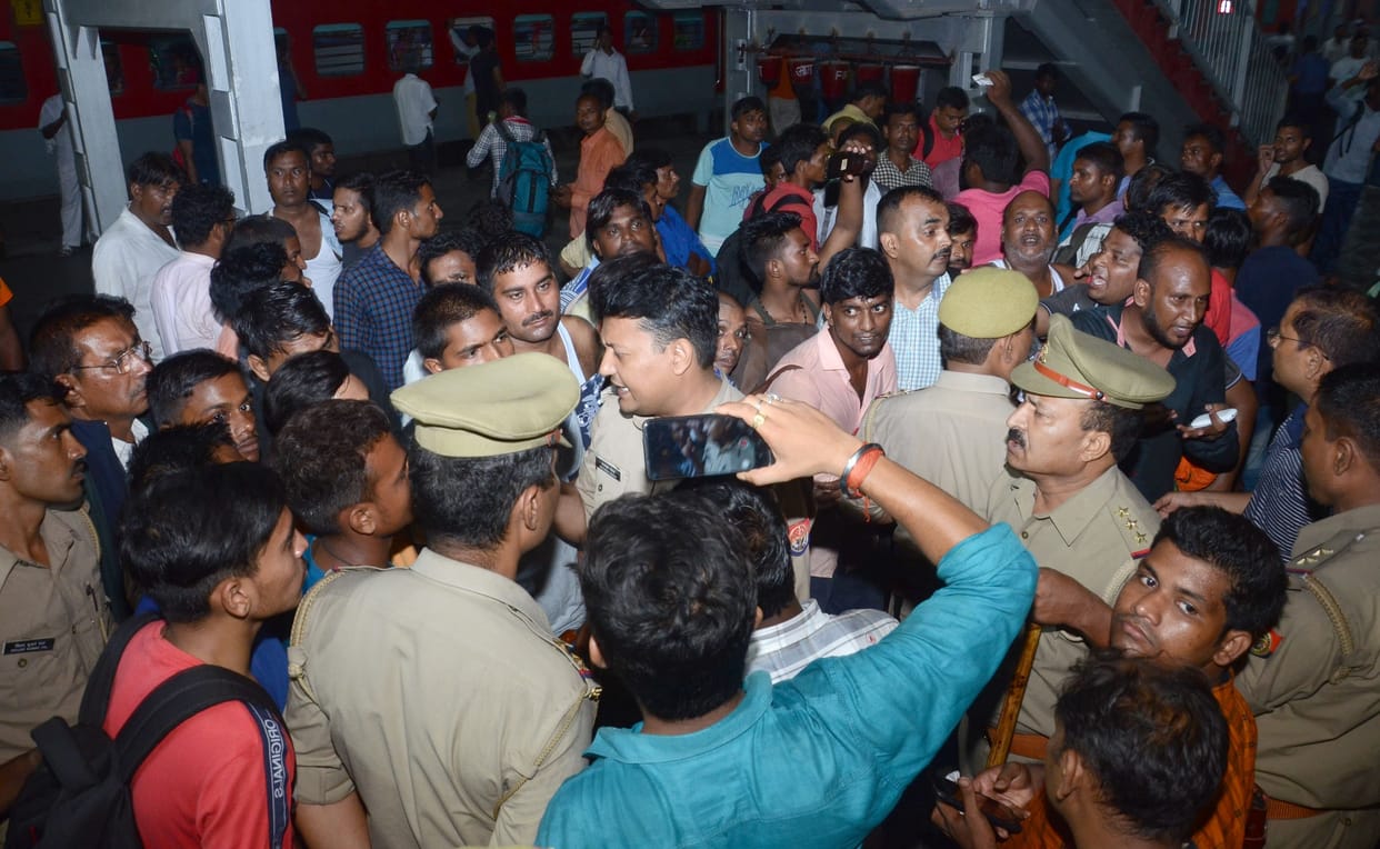 Kamayani canceled Prayag by bringing Prayag from Varanasi, commotion of passengers