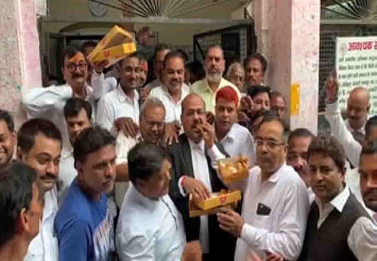 celebration over decision on article 370 in jammu-kashmir