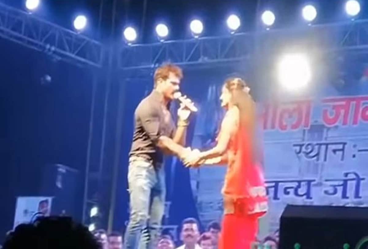Khesari Lal Yadav said Love You to Sapna Choudhary in Stage Dance Video