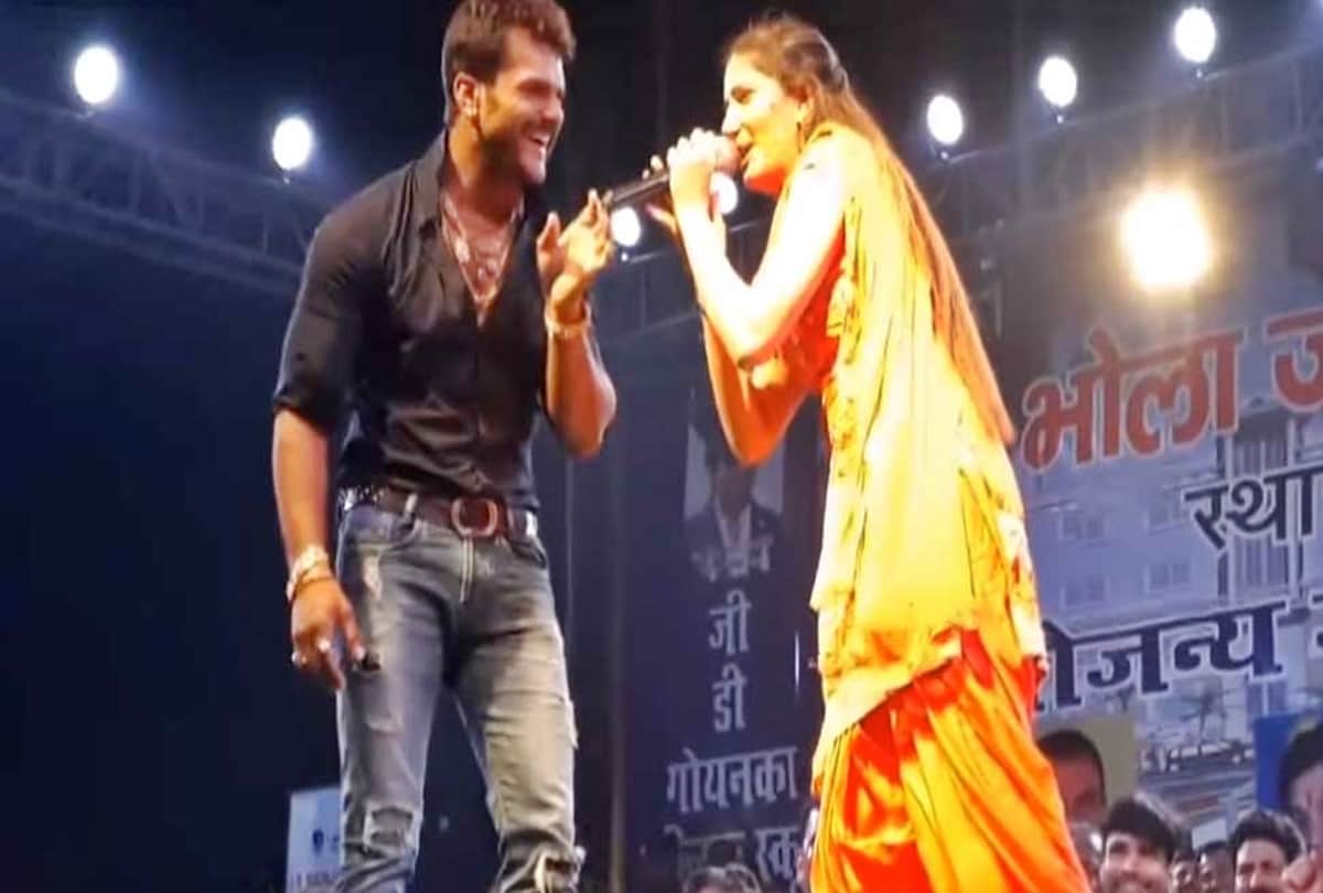 Khesari Lal Yadav said Love You to Sapna Choudhary in Stage Dance Video