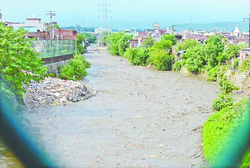 Bindal river overflow and Major water logging in dehradun after heavy rainfall