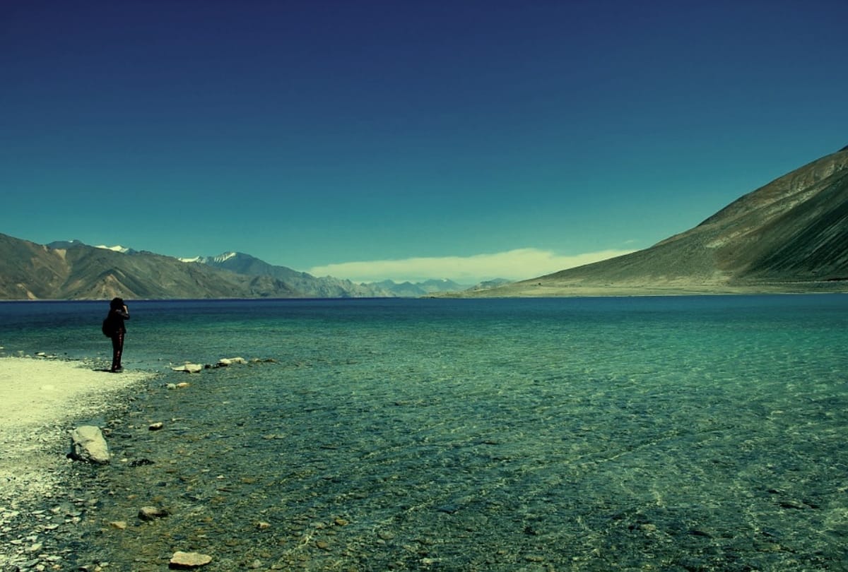 plan an amazing trip to leh ladakh zanskar trekking with friends