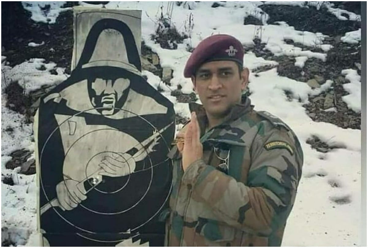 MS Dhoni to unfurl Tricolour in Leh on Independence Day