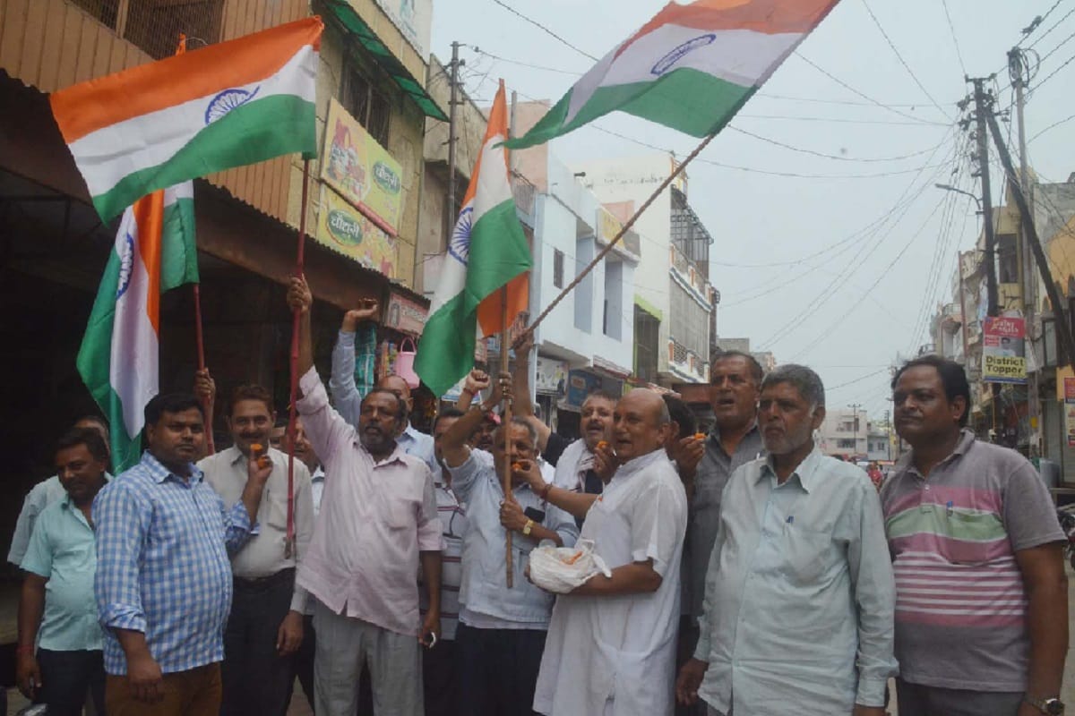 What is the opinion of Western UP leaders after Article 370 ended in Jammu and Kashmir