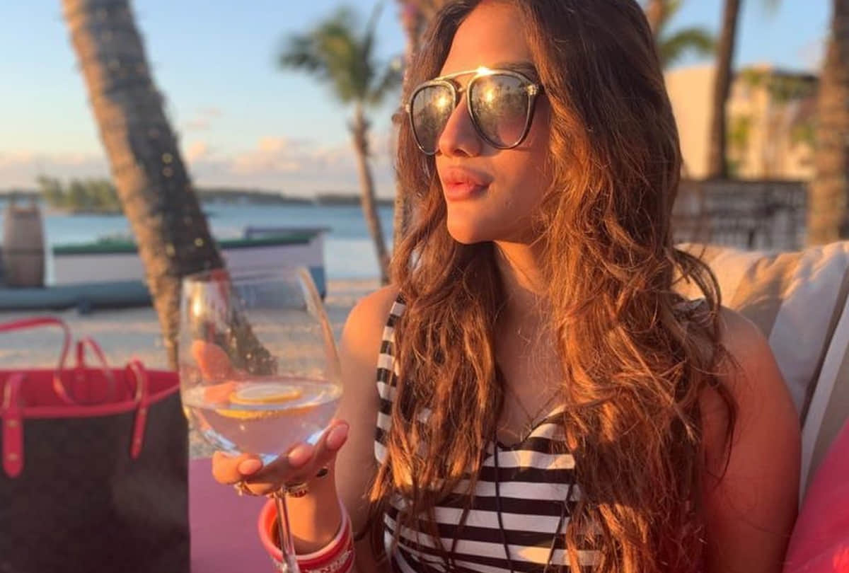 tmc mp Nusrat Jahan Honeymoon Picture Viral On social media