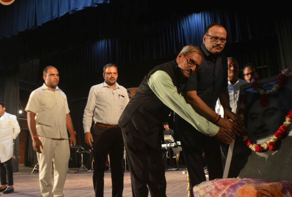 celebration of birth anniversary of singer kishore kumar in lucknow
