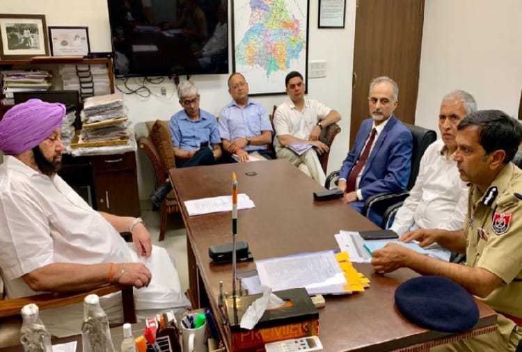 Captain Amarinder Singh Reviews Law & Order In Punjab