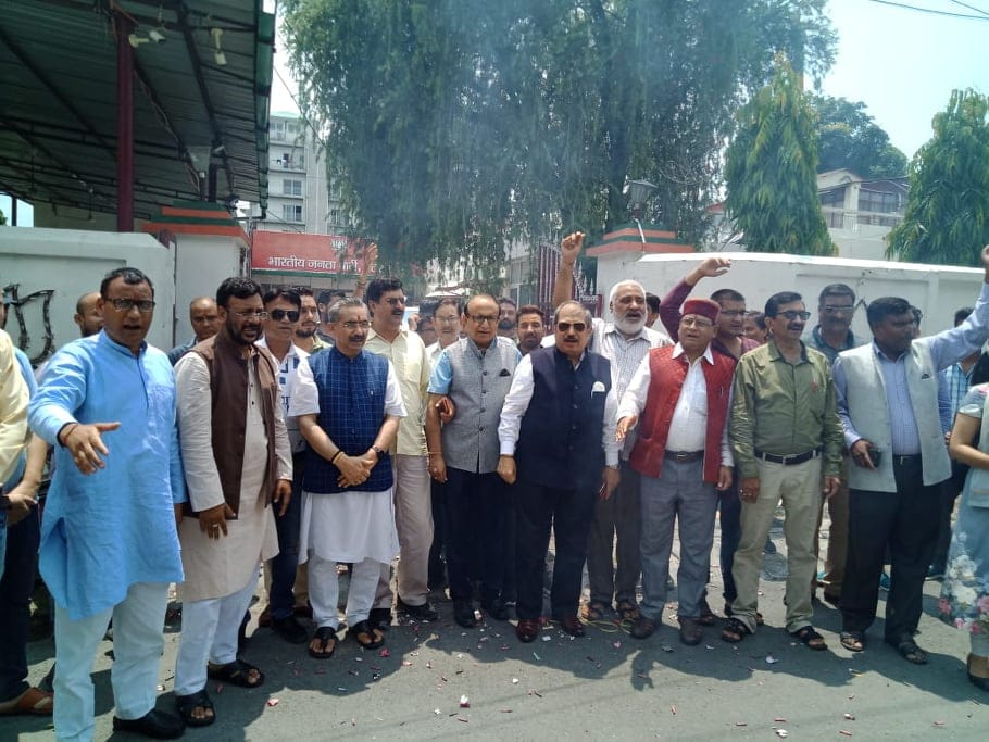Article 370 Revoke from Jammu and Kashmir Celebration in uttarakhand photos