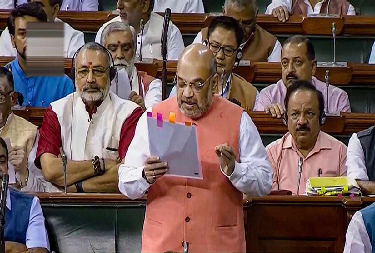 Amit shah said Farooq Abdullah is absolutely free and cannot call him on the gun