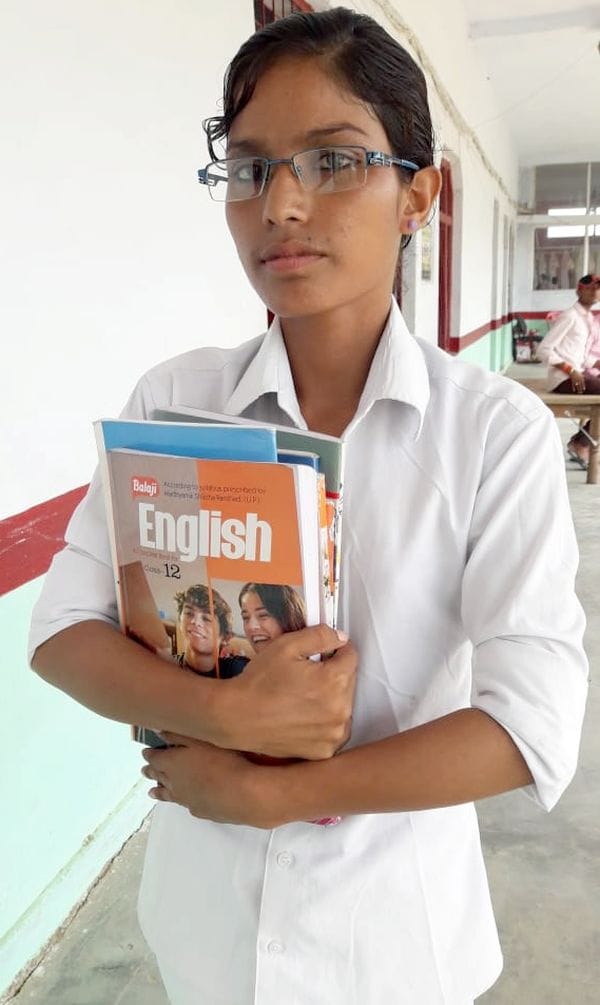 Help to continue the study of orphaned daughter