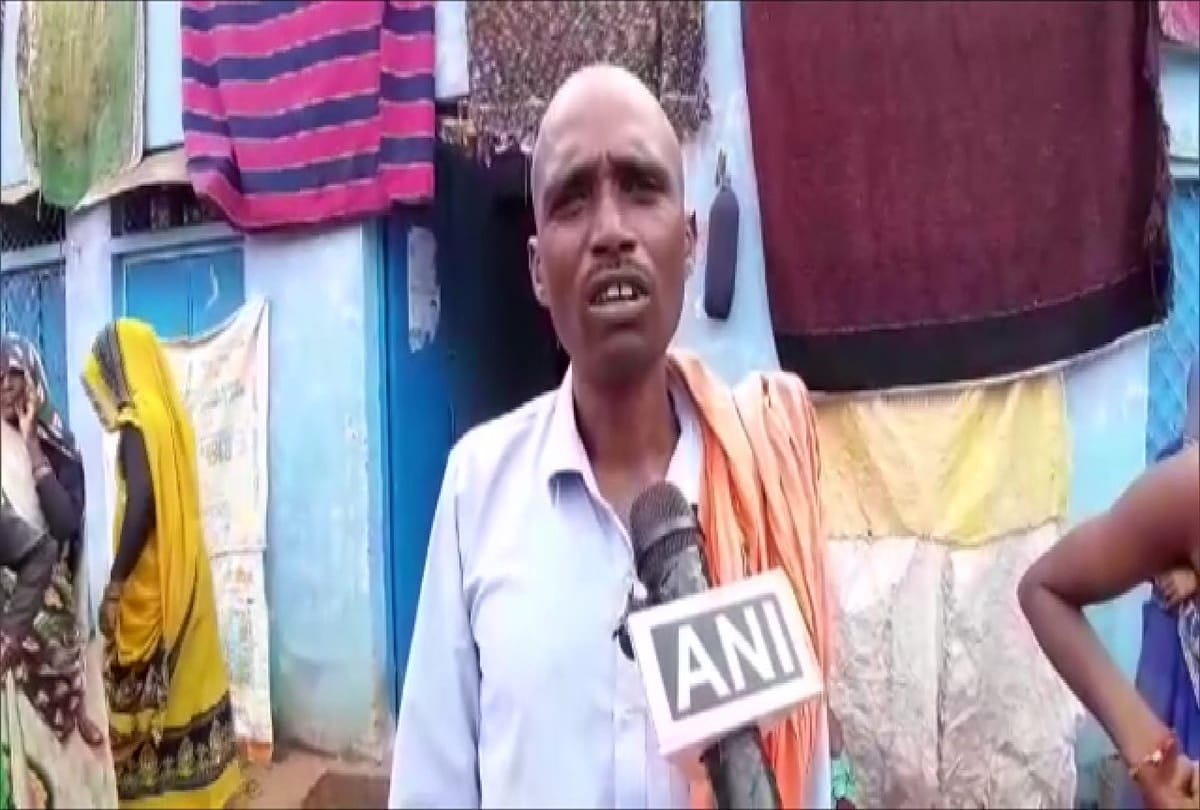 Panchayat ordered to farmer to take dip in Ganga for hit Cow in Madhya Pradesh
