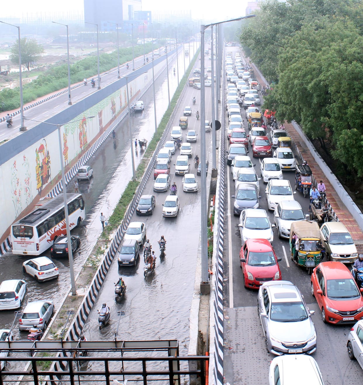 Two Kilometre Traffic jamed in Alivated road