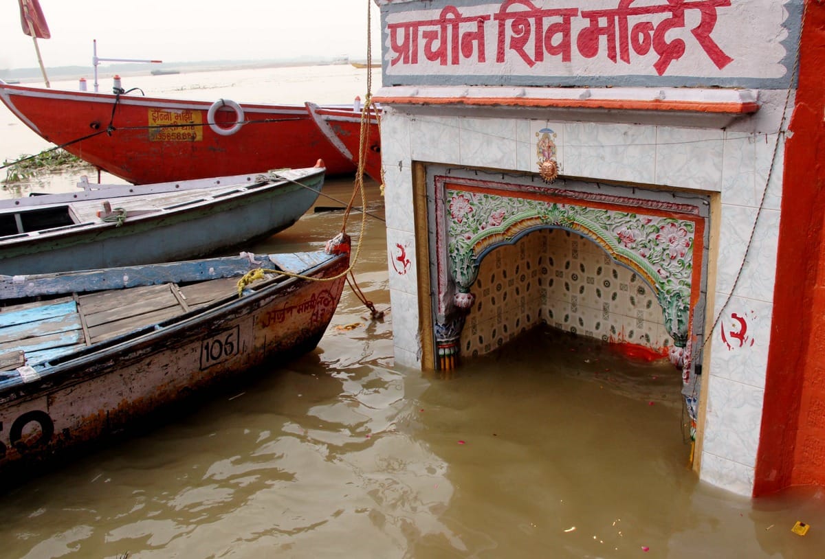 water level increase in ganga ghat after rain varanasi kashi