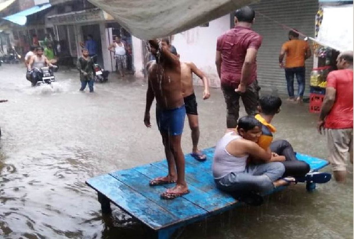 water logging due to heavy rain in firozabad