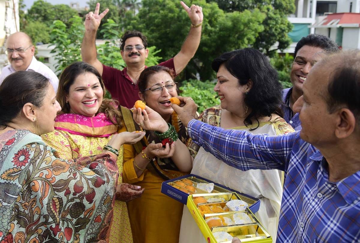 kashmiri people came to lucknow and lived here forever