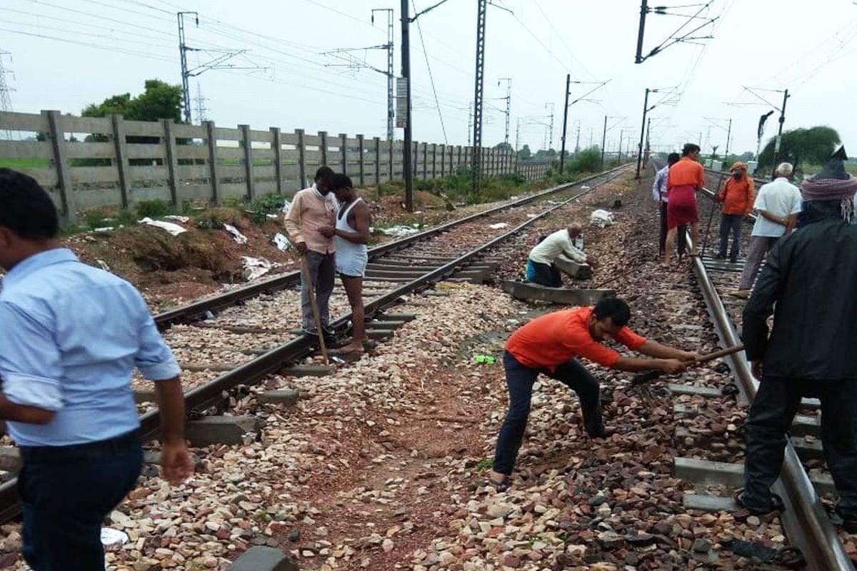 train stopege, rail track