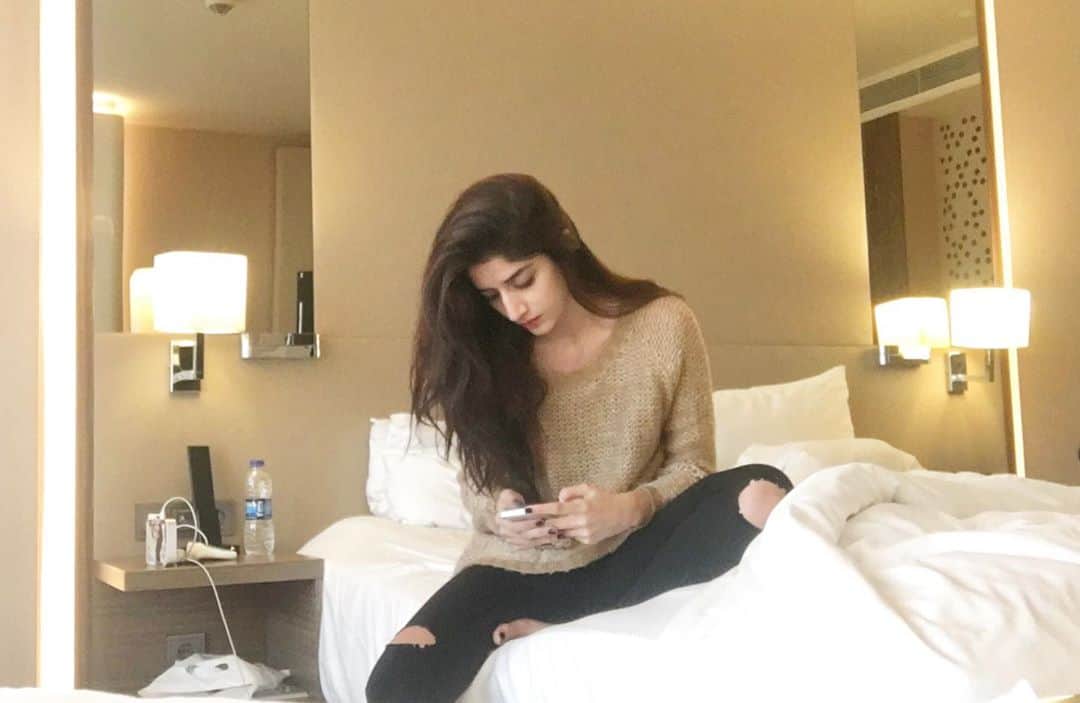 Article 370 and Article 35a pakistani actress Mawra Hocane get troll after reaction on Kashmir issue