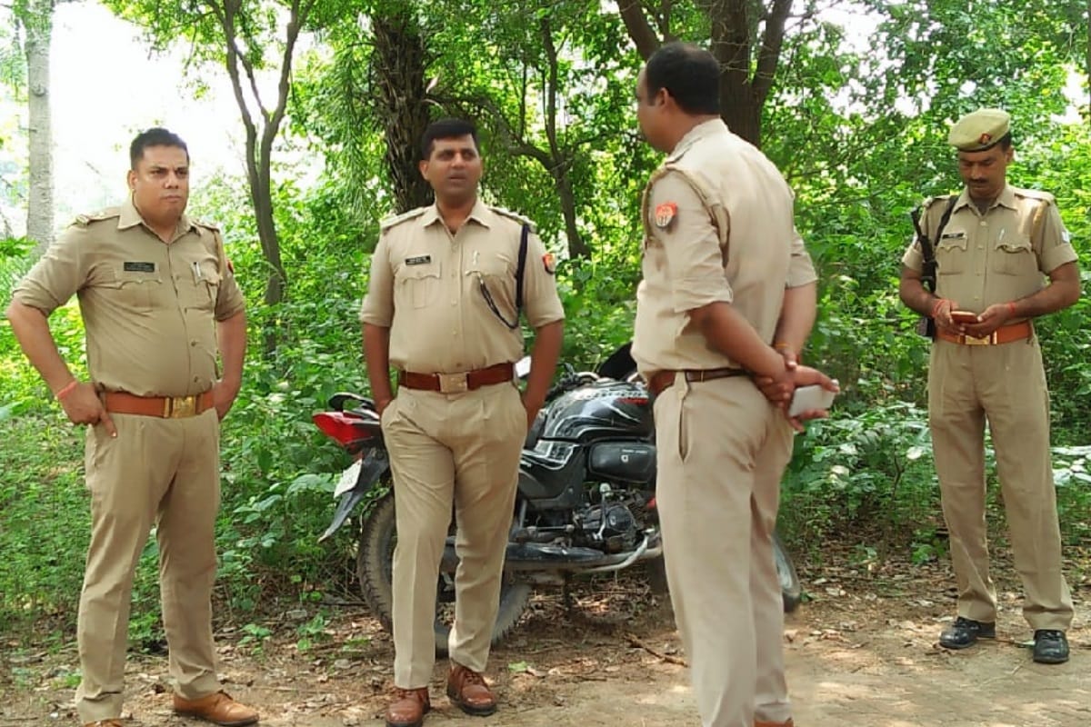 student of class tenth shot dead in Meerut  after a minor dispute