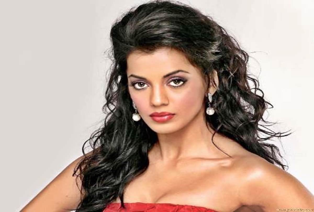 Yo Yo Honey Singh Mugdha Godse Mukul Dev Jackie Shroff Sophie Choudry Uday Chopra Gaurav Gera Surveen Chawla Rannvijay Singh and Poonam Pandey have reject bigg boss offier