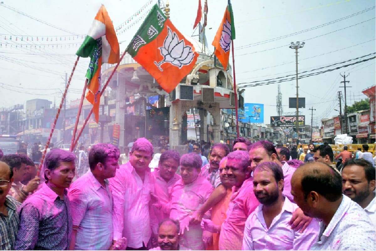 BJP leaders celebration in Muzafffarnagar city after section 370 ended in Jammu and Kashmir