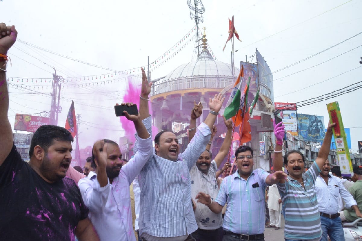 BJP leaders celebration in Muzafffarnagar city after section 370 ended in Jammu and Kashmir