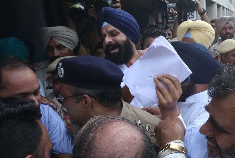 Akali Dal And BJP Walk Out In Punjab Assembly