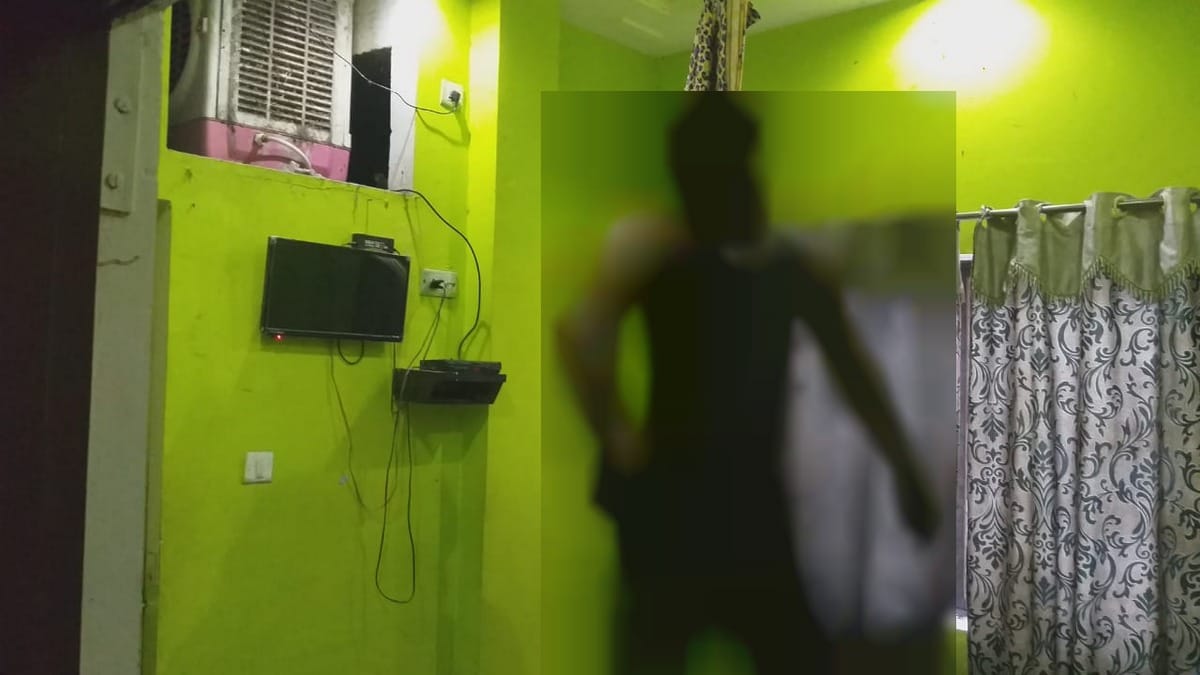man suicide hanged dead body found in hotel mughalsarai chandauli
