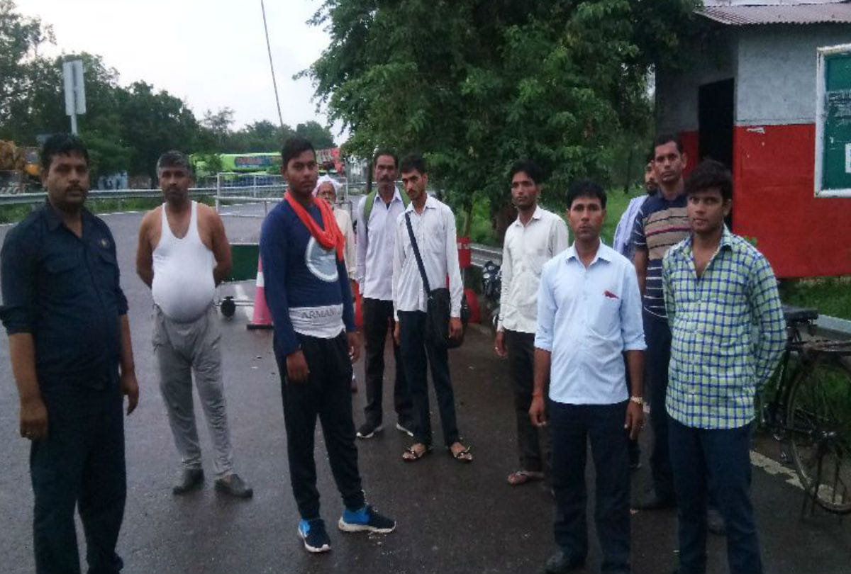 Policeman beat guard on Yamuna Expressway break mobile