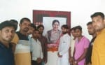 बलरामपुर में पूर्व विदेश मंत्री सुषमा स्वराज को श्रद्घांजलि देते लोग।