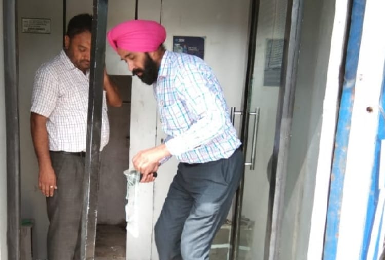Gas Cutter Used To Break ATM, Rs 35 Lakh stolen In Punjab