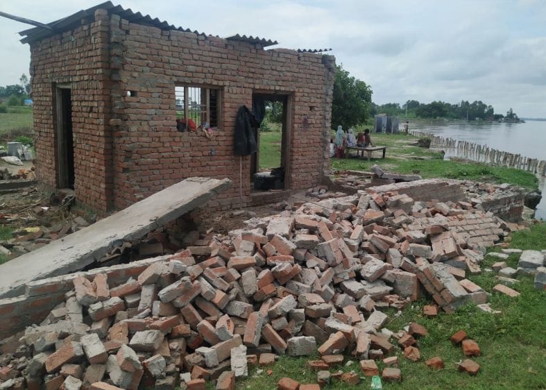Water level rises, walls of two houses were cut in Samachipur