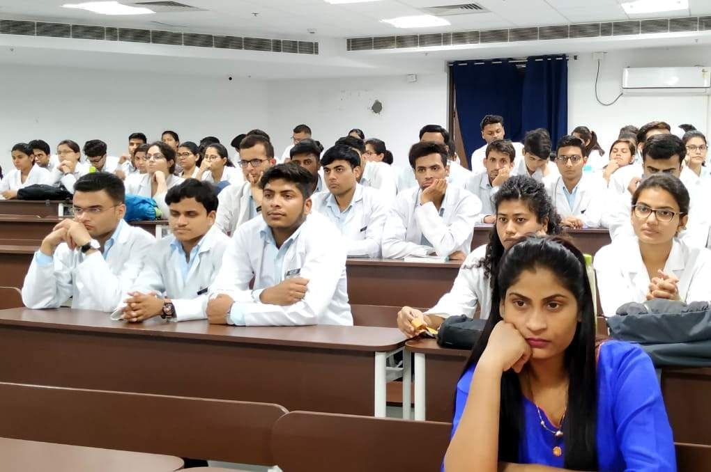 Doctors learned the tricks to deal with dengue