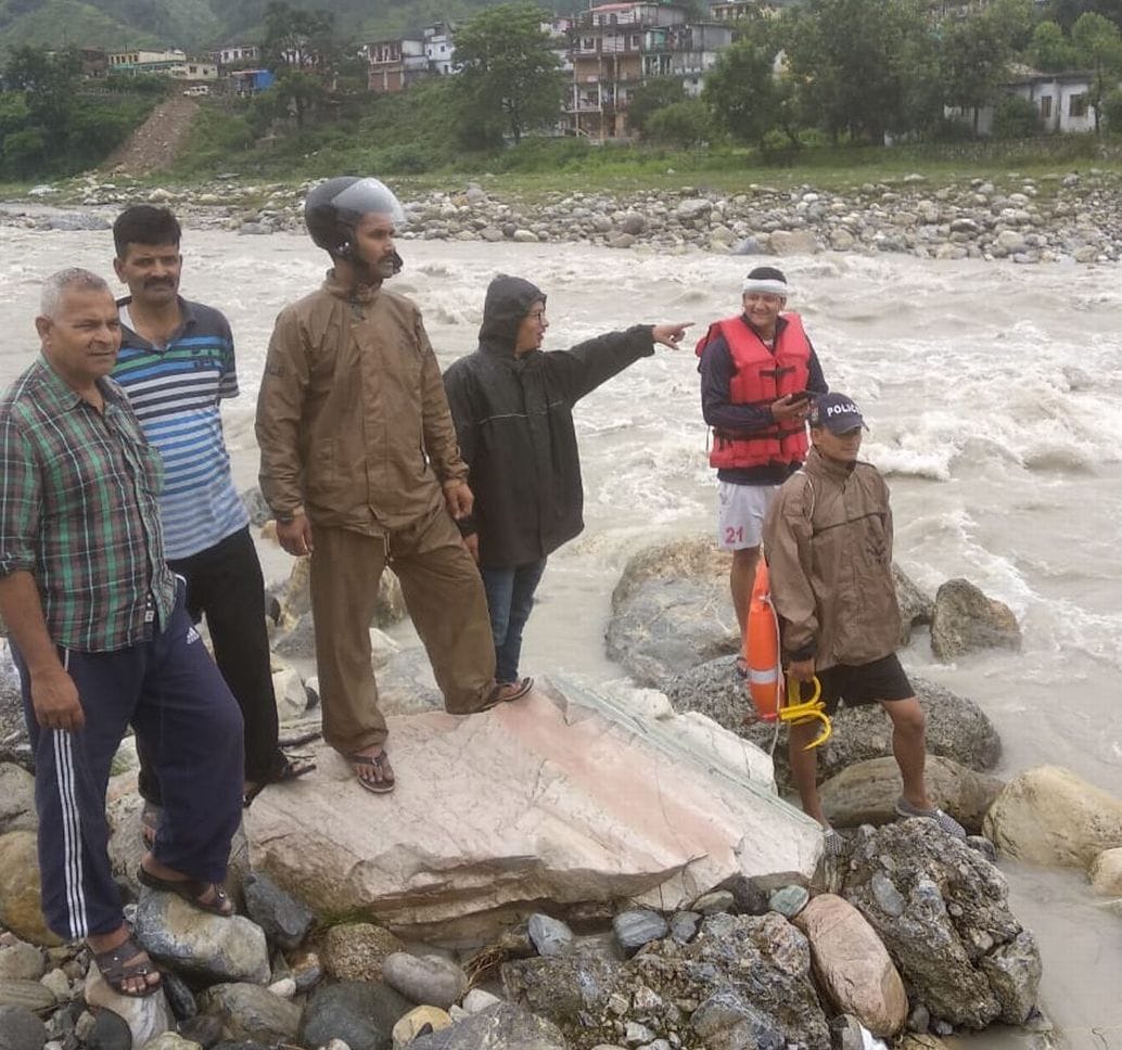 man flown away in saryu