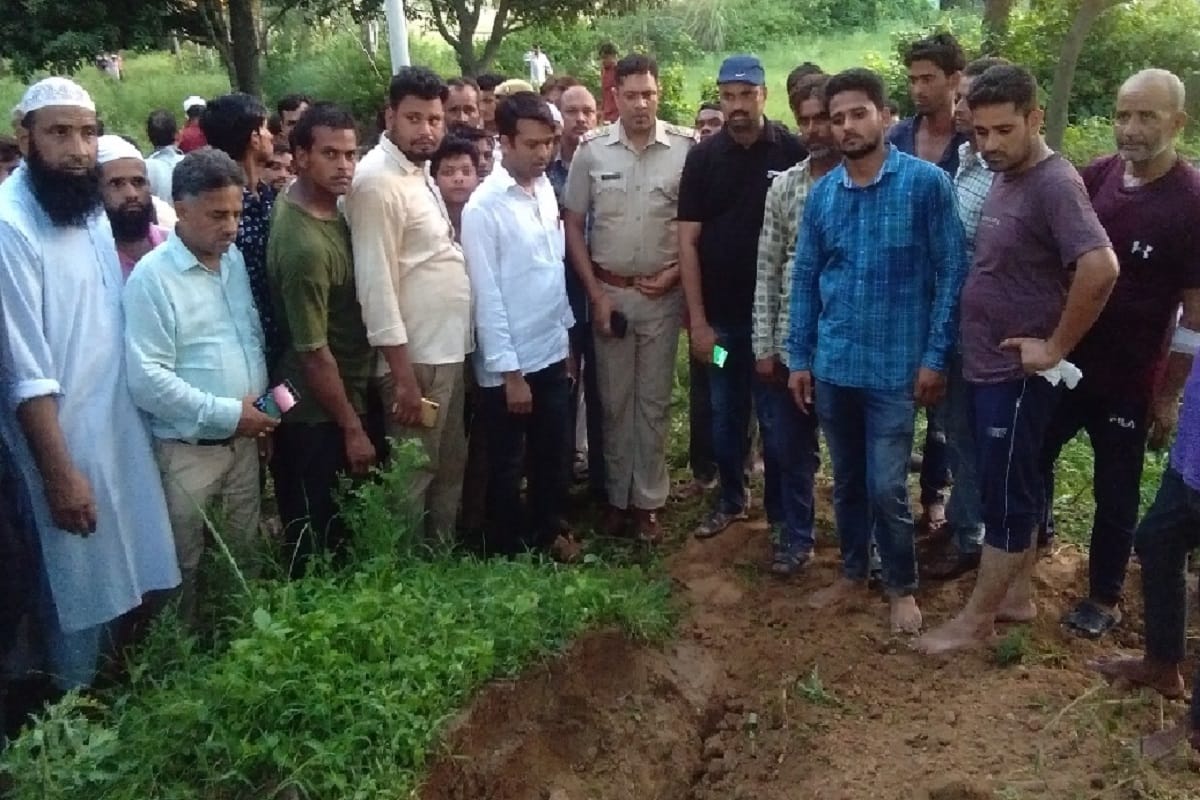 The many head of dead bodies missing from graveyard in Bijnor city
