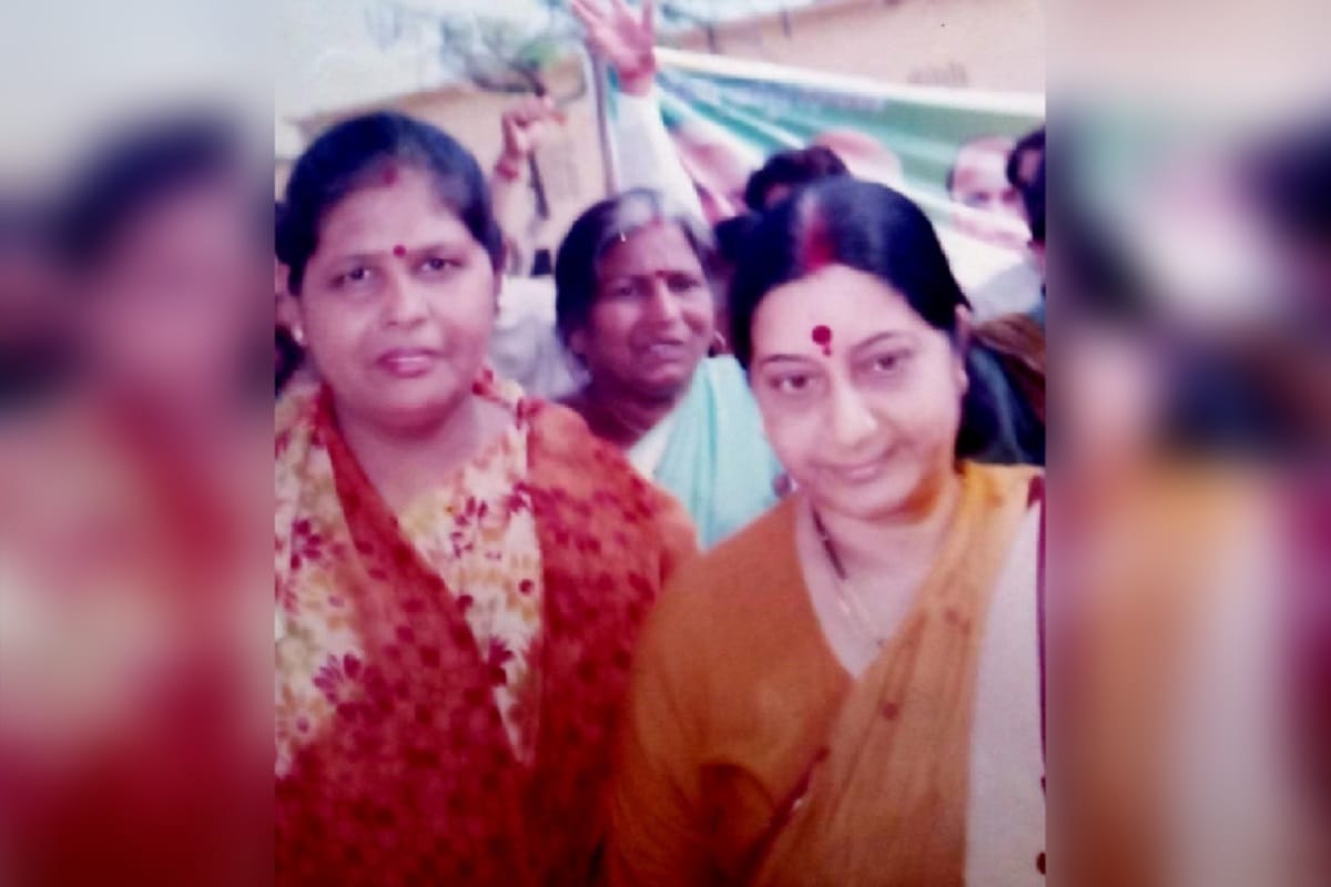 Sushma Swaraj seen of Vidur Kuti in 1999 at Bijnor district