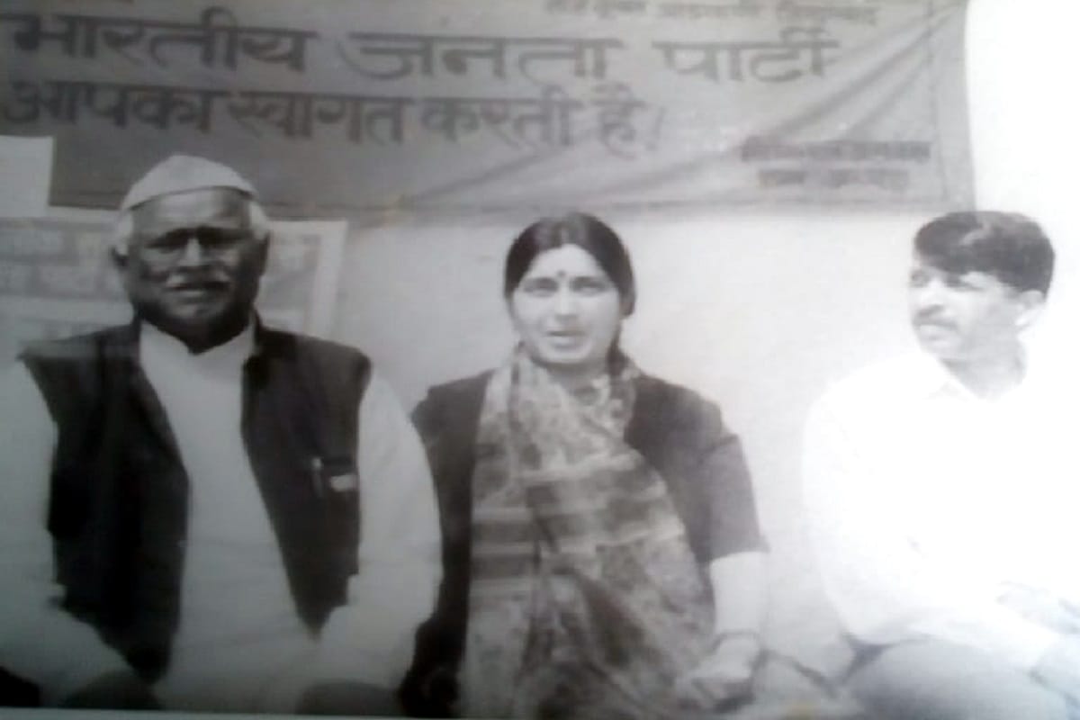 Sushma Swaraj seen of Vidur Kuti in 1999 at Bijnor district