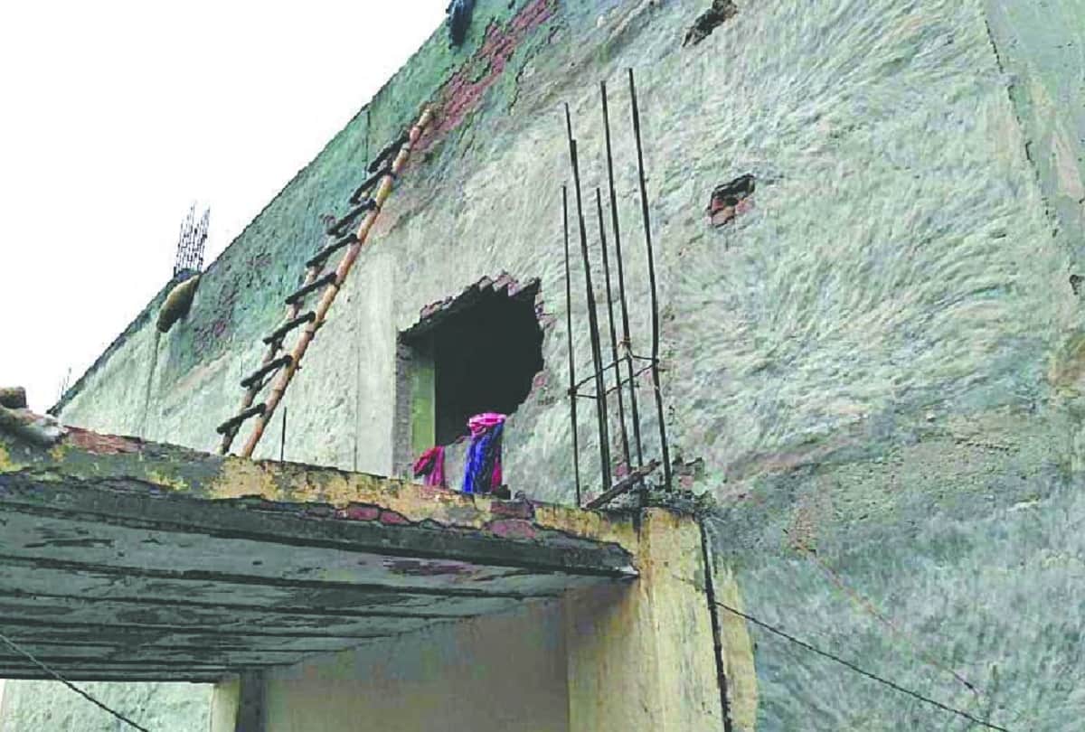 zakir nagar fire Six Dead many Injured After Fire Breaks Out at Multi-storey Building in delhi