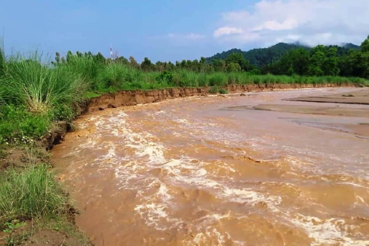 Sandal dam route closed due to rock slide in kalagarh bijnor due to heavy rain