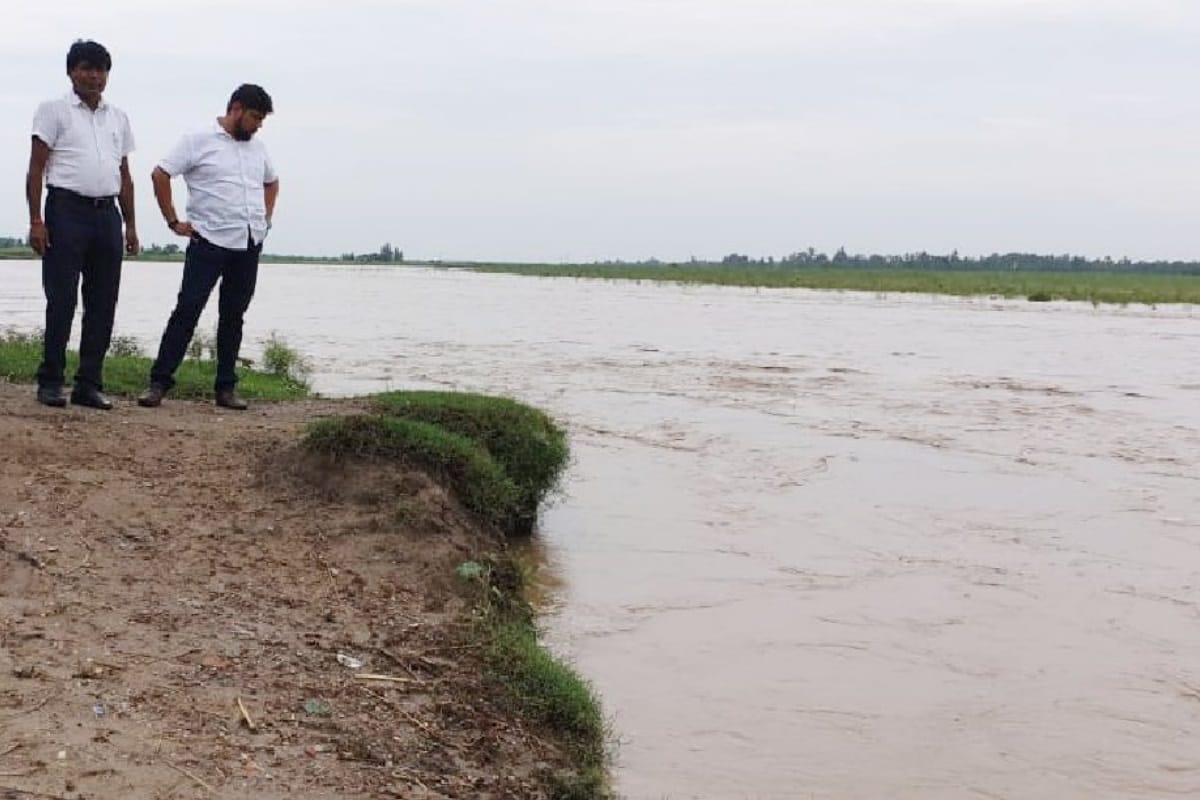 Sandal dam route closed due to rock slide in kalagarh bijnor due to heavy rain