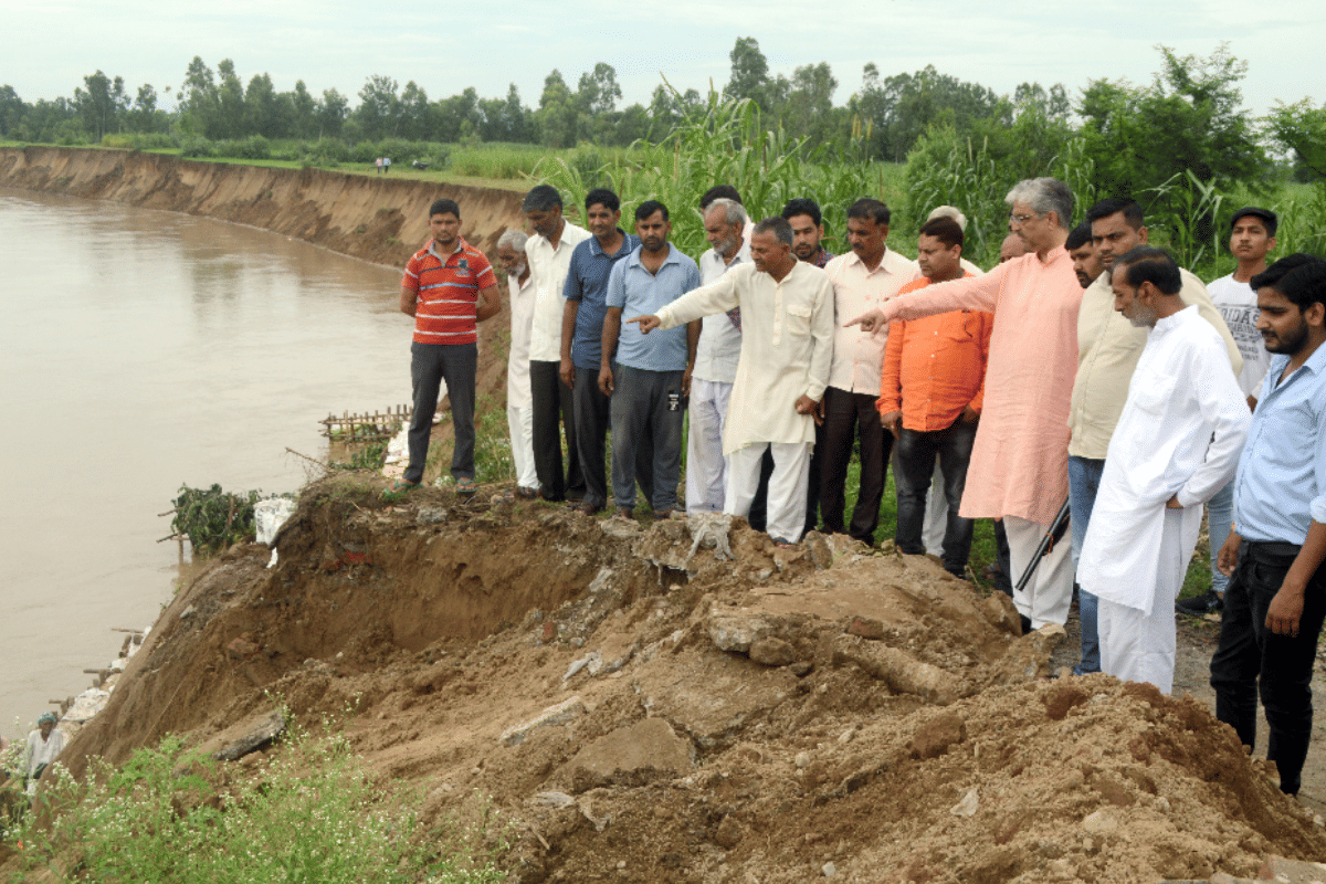 Sandal dam route closed due to rock slide in kalagarh bijnor due to heavy rain