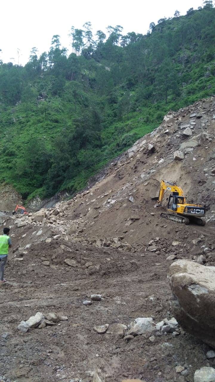 High Rainfall Alert in uttarakhand many high way blocked due to land slide