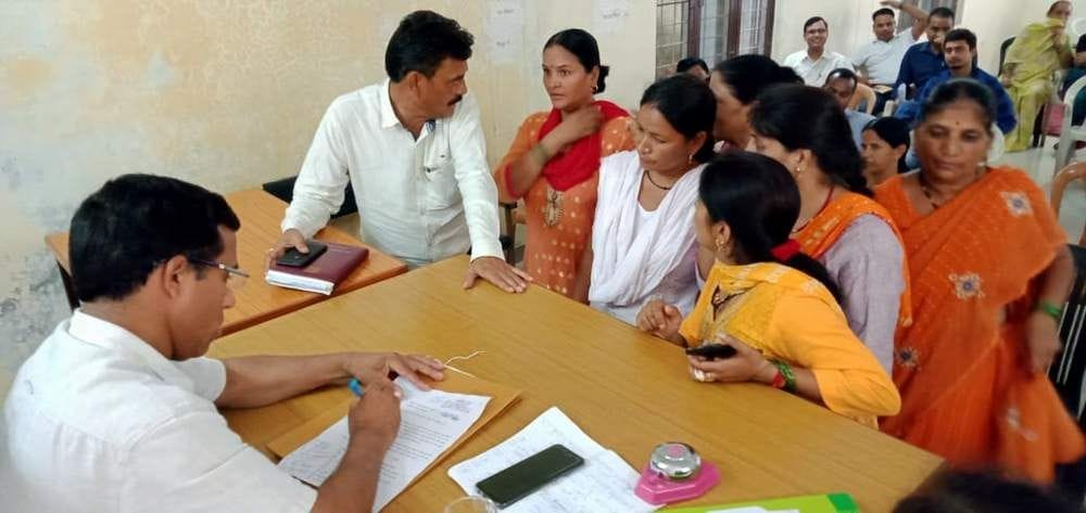 Tehsil Day: complainant present, officer absent